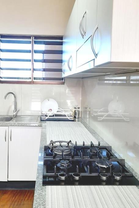 Waterfront Sunset Apartment نادي المظهر الخارجي الصورة